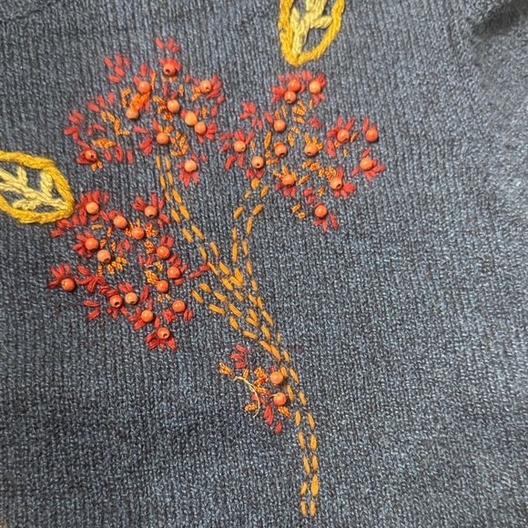 Alfred Dunner Blue Sweater with Sunflower Embroidery cottage core and vintage - Picture 4 of 5